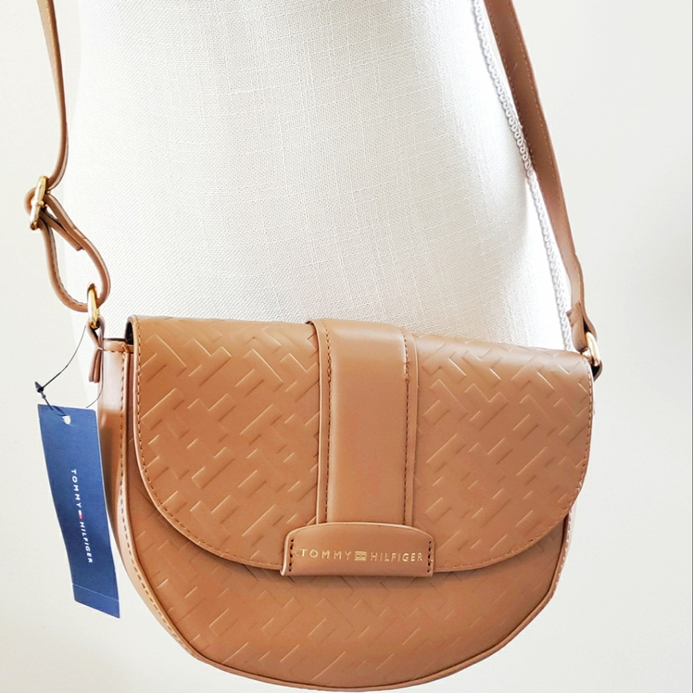 Tommy Hilfiger crossoby